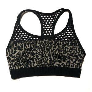 Victorias Secret Pink Unlined Sports Bra in Camo & Black large